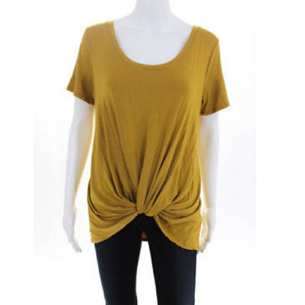 Socialite Knotted Tee